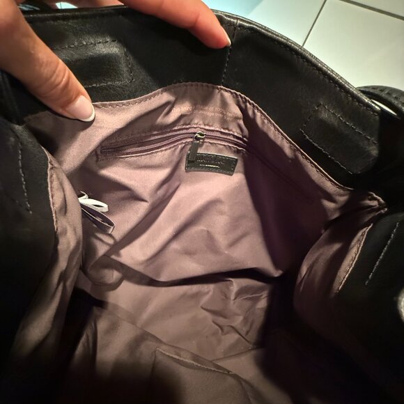 Matt & Nat Vegan Leather Tote – Black – Minimalist Chic - Picture 4 of 5